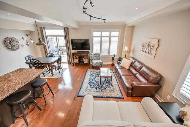 36 Oakhaven Pl, Townhouse with 3 bedrooms, 3 bathrooms and 2 parking in Hamilton ON | Image 7