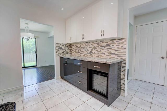137 Wexford Rd, House detached with 3 bedrooms, 4 bathrooms and 4 parking in Brampton ON | Image 7