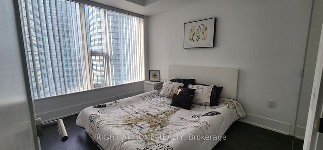 3712 - 10 York St, Condo with 1 bedrooms, 1 bathrooms and 0 parking in Toronto ON | Image 10