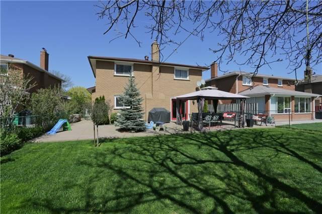 2327 Harcourt Cres, House detached with 3 bedrooms, 3 bathrooms and 2 parking in Mississauga ON | Image 18
