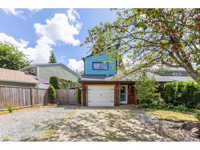 6172 194 Street, House detached with 3 bedrooms, 2 bathrooms and 4 parking in Surrey BC | Card Image