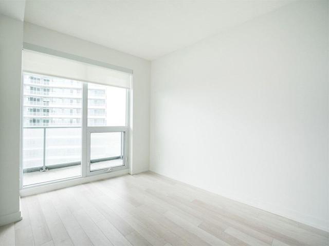 Sph05 - 117 Mcmahon Dr, Condo with 1 bedrooms, 1 bathrooms and 1 parking in Toronto ON | Image 2