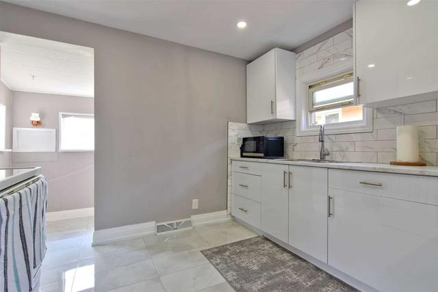 1391 Janette Ave, House detached with 2 bedrooms, 2 bathrooms and 3 parking in Windsor ON | Image 4