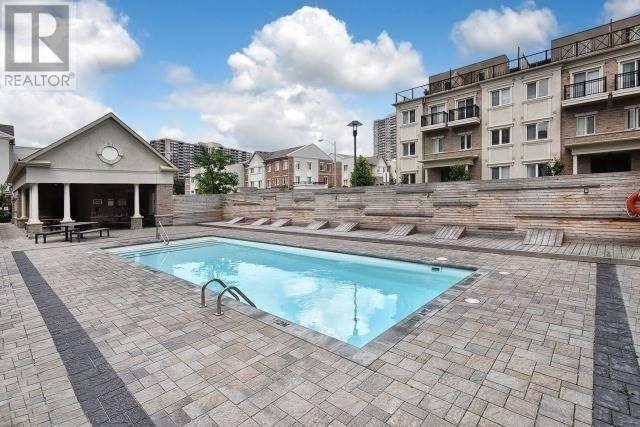 218 - 17 Coneflower Cres, Townhouse with 2 bedrooms, 1 bathrooms and 1 parking in Toronto ON | Image 12