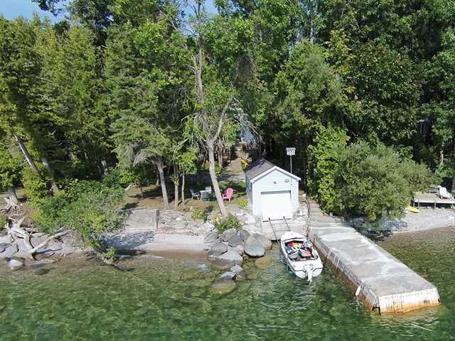 104 Lakeshore Promenade, House detached with 3 bedrooms, 1 bathrooms and null parking in Oro Medonte ON | Image 2