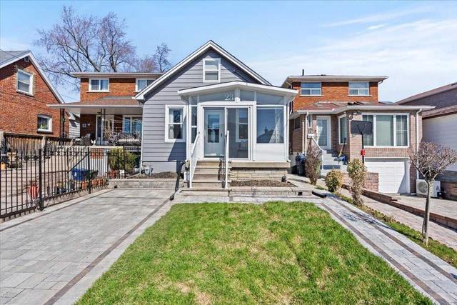 23 Aylesworth Ave, House detached with 3 bedrooms, 2 bathrooms and 1 parking in Toronto ON | Image 12