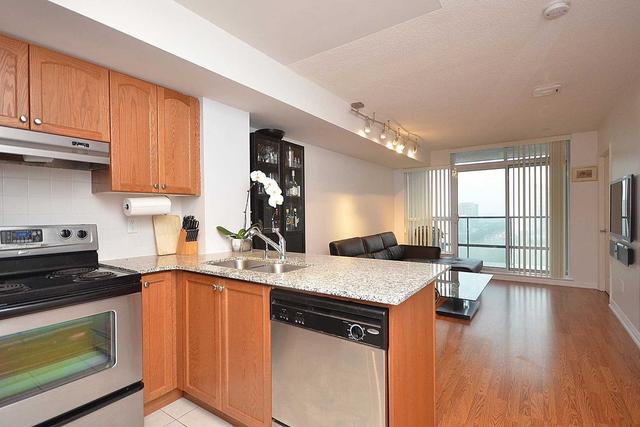 1605 - 220 Forum Dr, Condo with 2 bedrooms, 2 bathrooms and 1 parking in Mississauga ON | Image 5