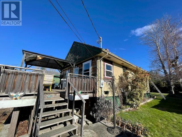 6601 Sutherland Ave, House detached with 2 bedrooms, 1 bathrooms and 1 parking in Powell River BC | Image 2