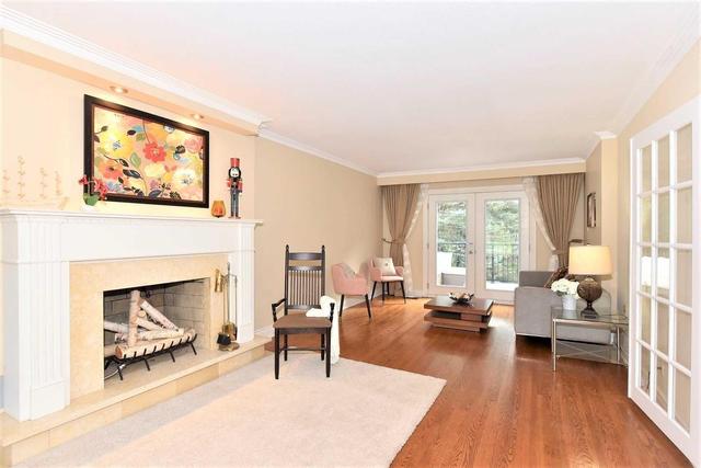 91 Comay Rd, House detached with 4 bedrooms, 4 bathrooms and 5 parking in Toronto ON | Image 4