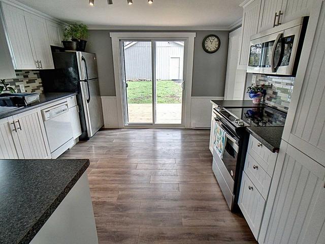 396 Gill St, House detached with 2 bedrooms, 1 bathrooms and 4 parking in Orillia ON | Image 12