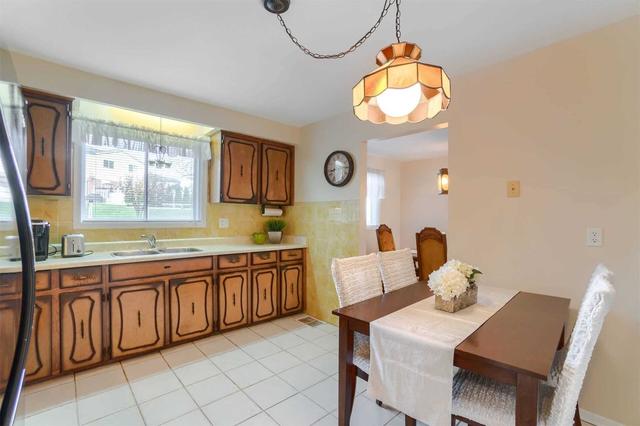 8 Newton Rd, House detached with 4 bedrooms, 2 bathrooms and 3 parking in Brampton ON | Image 5