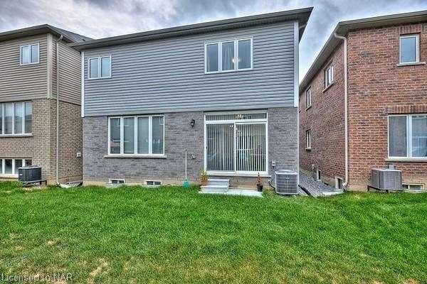 8 Vaughn Dr, House detached with 4 bedrooms, 3 bathrooms and 4 parking in Thorold ON | Image 10