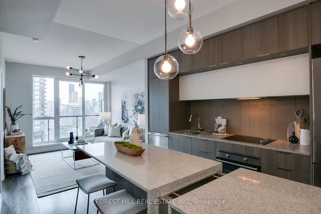 1907 - 170 Sumach St, Condo with 2 bedrooms, 2 bathrooms and 1 parking in Toronto ON | Image 2