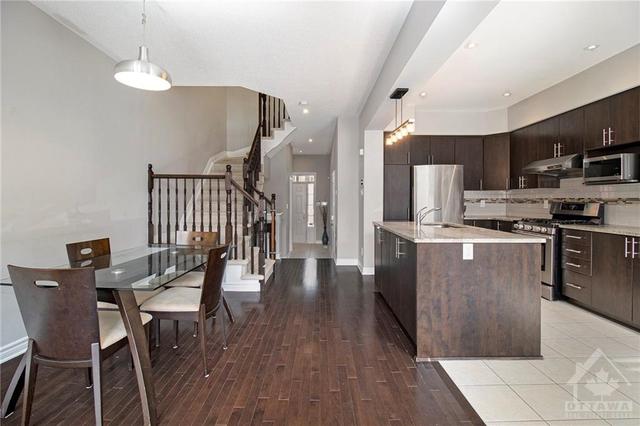 428 Arncliffe Avenue, Townhouse with 3 bedrooms, 3 bathrooms and 3 parking in Ottawa ON | Image 4