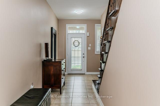 24 Forest Valley Cres, Townhouse with 3 bedrooms, 3 bathrooms and 2 parking in Hamilton ON | Image 12