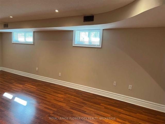 2594 Liruma Rd, House detached with 3 bedrooms, 2 bathrooms and 6 parking in Mississauga ON | Image 30