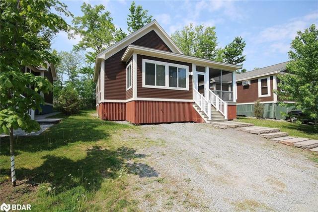 177 - 13 Farm View Lane, House detached with 2 bedrooms, 1 bathrooms and null parking in Prince Edward County ON | Image 2