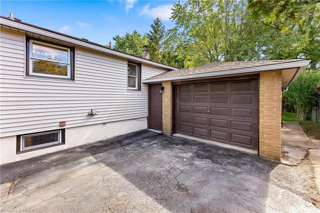 5820 Keith Street, House detached with 2 bedrooms, 2 bathrooms and 4 parking in Niagara Falls ON | Image 28