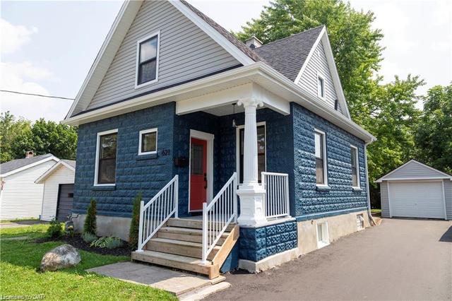 621 North Street, House detached with 3 bedrooms, 2 bathrooms and 5 parking in Cambridge ON | Image 1