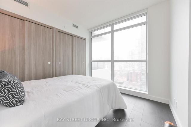 2106 - 38 Widmer St, Condo with 3 bedrooms, 2 bathrooms and 1 parking in Toronto ON | Image 11