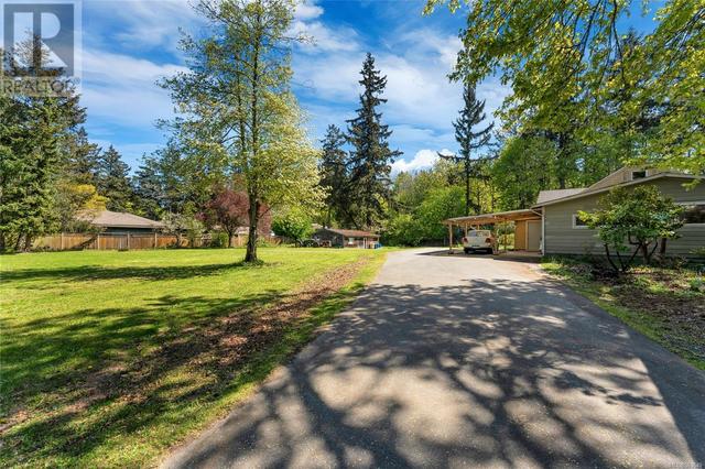 753 Sayward Rd, House detached with 2 bedrooms, 1 bathrooms and 6 parking in Saanich BC | Image 24