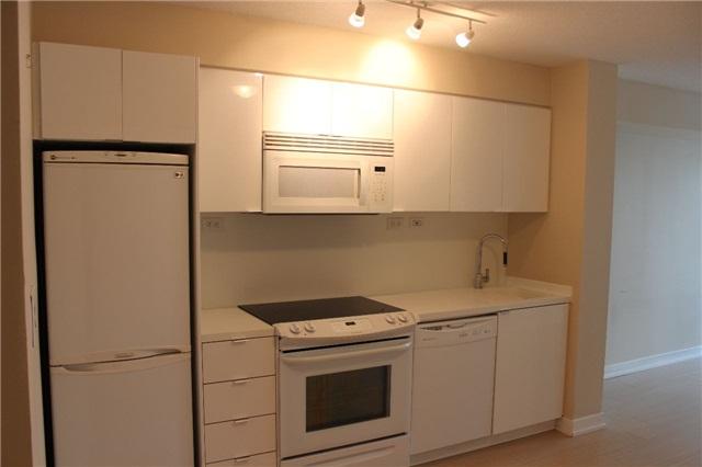 856# - 10 Capreol Crt, Condo with 1 bedrooms, 2 bathrooms and 1 parking in Toronto ON | Image 4