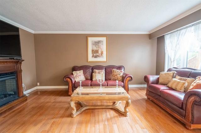 736 Gibbons St, House detached with 3 bedrooms, 2 bathrooms and 4 parking in Oshawa ON | Image 38