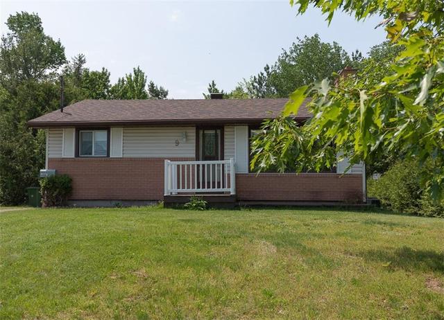9 Hoffman Street, House detached with 3 bedrooms, 1 bathrooms and 6 parking in Petawawa ON | Image 1