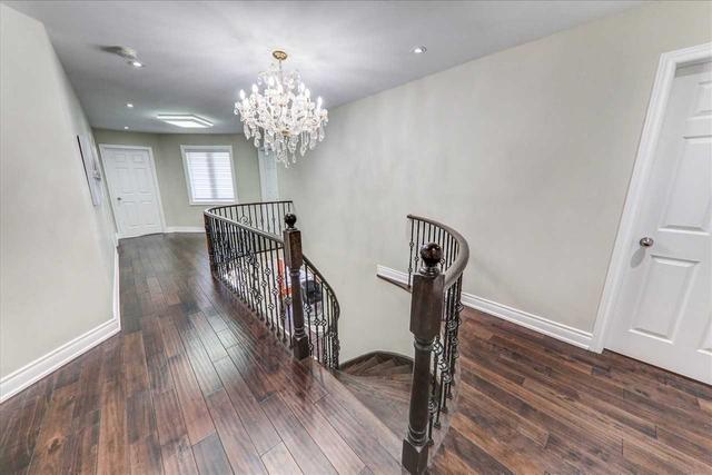 121 Bretton Circ, House detached with 5 bedrooms, 4 bathrooms and 8 parking in Markham ON | Image 14