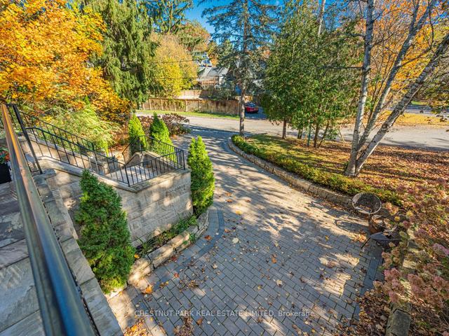 2 Dacre Cres, House detached with 5 bedrooms, 5 bathrooms and 7 parking in Toronto ON | Image 23