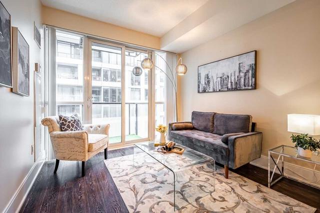 705 - 560 Front St W, Condo with 1 bedrooms, 1 bathrooms and 0 parking in Toronto ON | Image 2