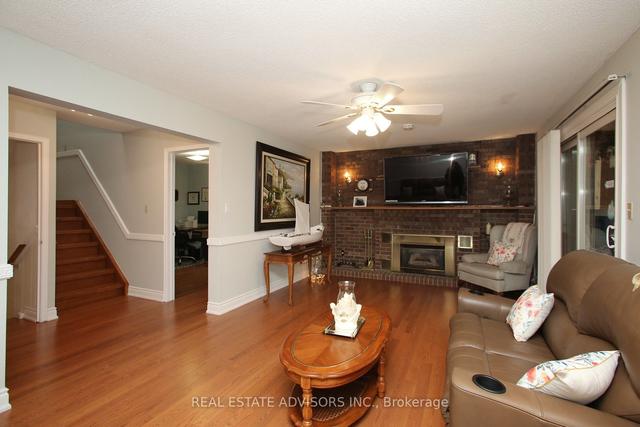 71 Sawmill Rd, House semidetached with 4 bedrooms, 2 bathrooms and 5 parking in Toronto ON | Image 8