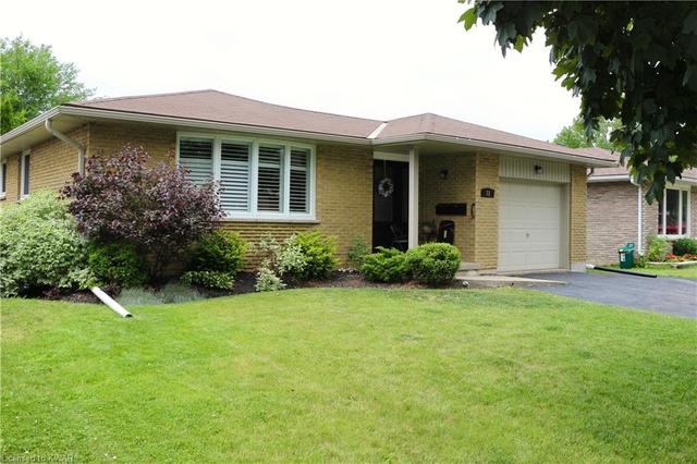 upper - 11 Wordsworth Place, House detached with 3 bedrooms, 1 bathrooms and 2 parking in Kitchener ON | Image 2