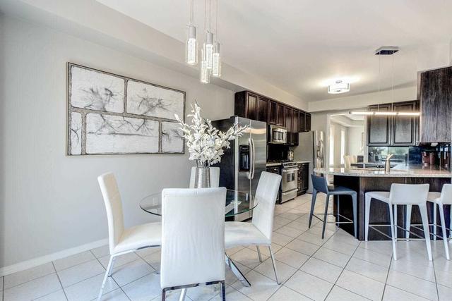 36 Windmill Crt, House attached with 3 bedrooms, 3 bathrooms and 6 parking in Richmond Hill ON | Image 10