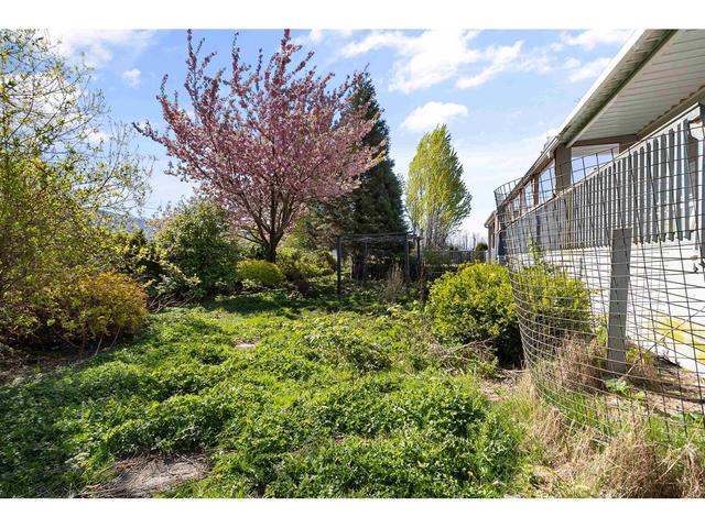 40160 South Parallel Road, House detached with 3 bedrooms, 3 bathrooms and 20 parking in Abbotsford BC | Image 36