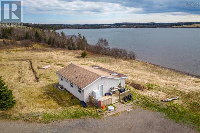 12795 Highway 4 Highway, House detached with 2 bedrooms, 1 bathrooms and null parking in Richmond, Subd. B NS | Image 37