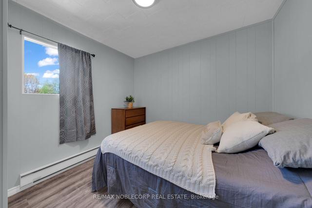 54 Mcduff St, House detached with 2 bedrooms, 2 bathrooms and 8 parking in Grey Highlands ON | Image 3
