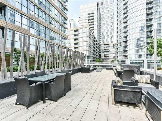 712 - 10 Capreol Crt, Condo with 3 bedrooms, 2 bathrooms and 1 parking in Toronto ON | Image 17