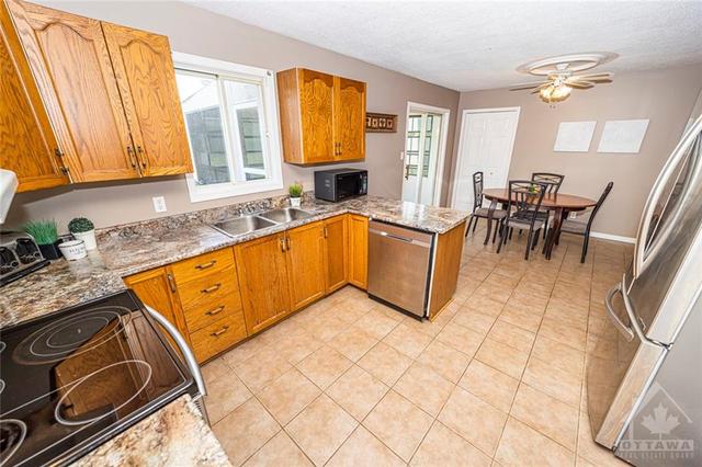 538 Scotch Line Road W, House detached with 4 bedrooms, 2 bathrooms and 10 parking in North Grenville ON | Image 10