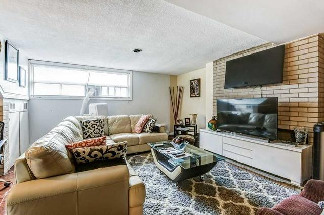 2630 Kennedy Rd, House detached with 4 bedrooms, 3 bathrooms and 6 parking in Toronto ON | Image 7