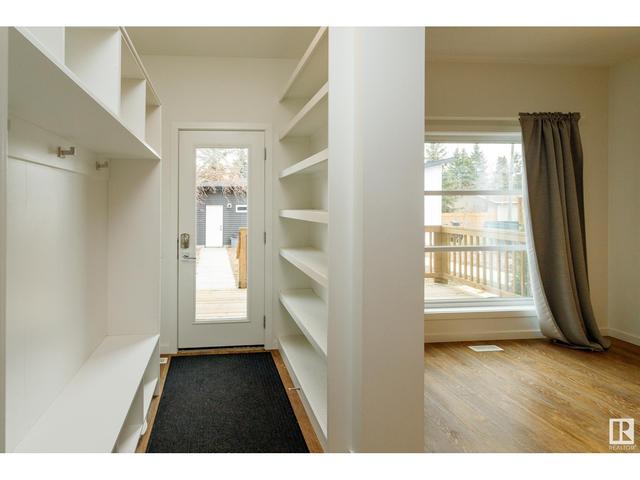 8929 155 St Nw, House detached with 3 bedrooms, 2 bathrooms and 2 parking in Edmonton AB | Image 32