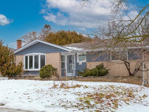 195 Parkview Cres, Newmarket, ON, L3Y2C9 | Card Image