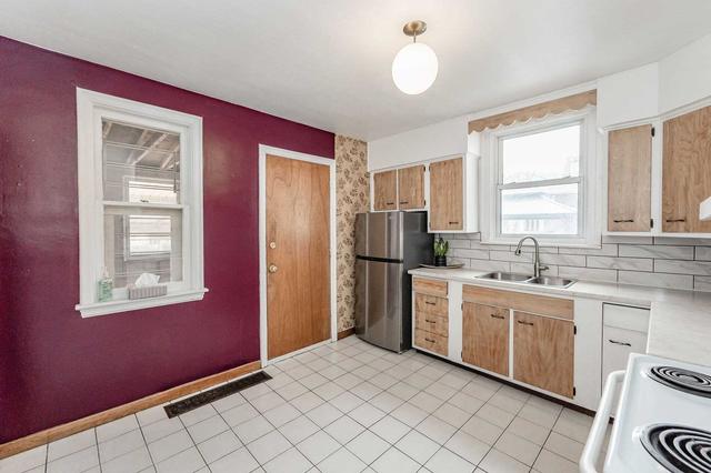 181 Balsam Ave S, House detached with 3 bedrooms, 1 bathrooms and 4 parking in Hamilton ON | Image 37