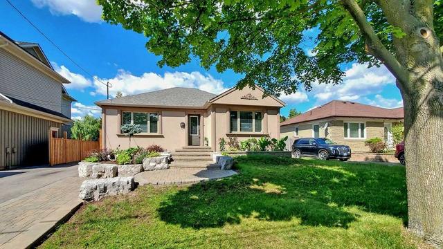 27 Waltham Dr, House detached with 3 bedrooms, 2 bathrooms and 5 parking in Toronto ON | Image 12