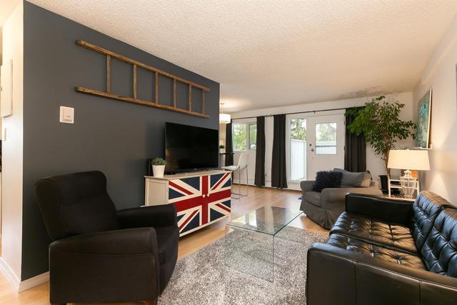 1102 - 3115 51 Street Sw, Condo with 2 bedrooms, 1 bathrooms and 1 parking in Calgary AB | Image 5
