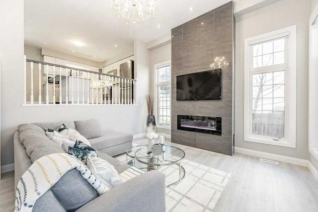 229 Sunny Meadow Crt, House detached with 4 bedrooms, 4 bathrooms and 4 parking in Kitchener ON | Image 12