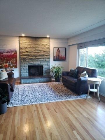 5520 Alderley Rd, House detached with 3 bedrooms, 2 bathrooms and 4 parking in Saanich BC | Image 2