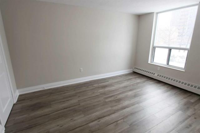 205 - 3120 Kirwin Ave, Condo with 2 bedrooms, 1 bathrooms and 1 parking in Mississauga ON | Image 10