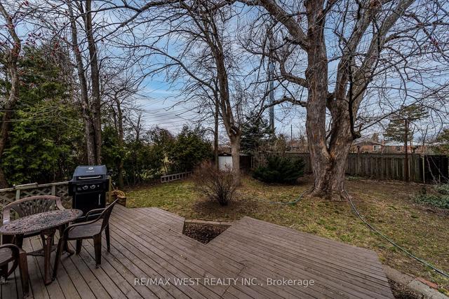 42 Castlebar Rd, House detached with 3 bedrooms, 2 bathrooms and 3 parking in Toronto ON | Image 19