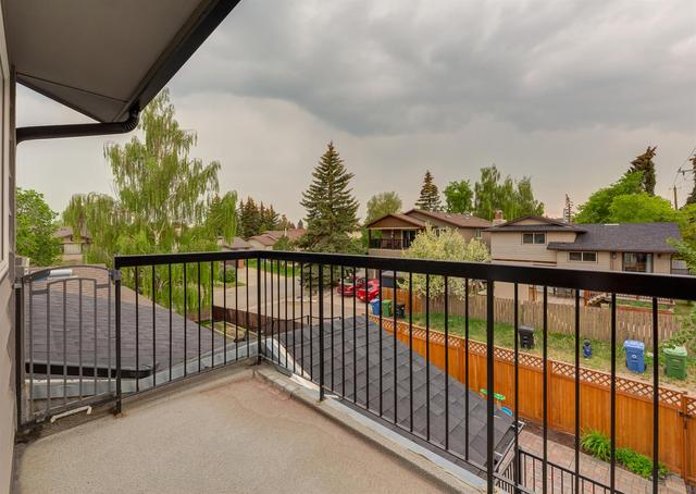 43 Hawkwood Way Nw, House detached with 3 bedrooms, 3 bathrooms and 2 parking in Calgary AB | Image 38